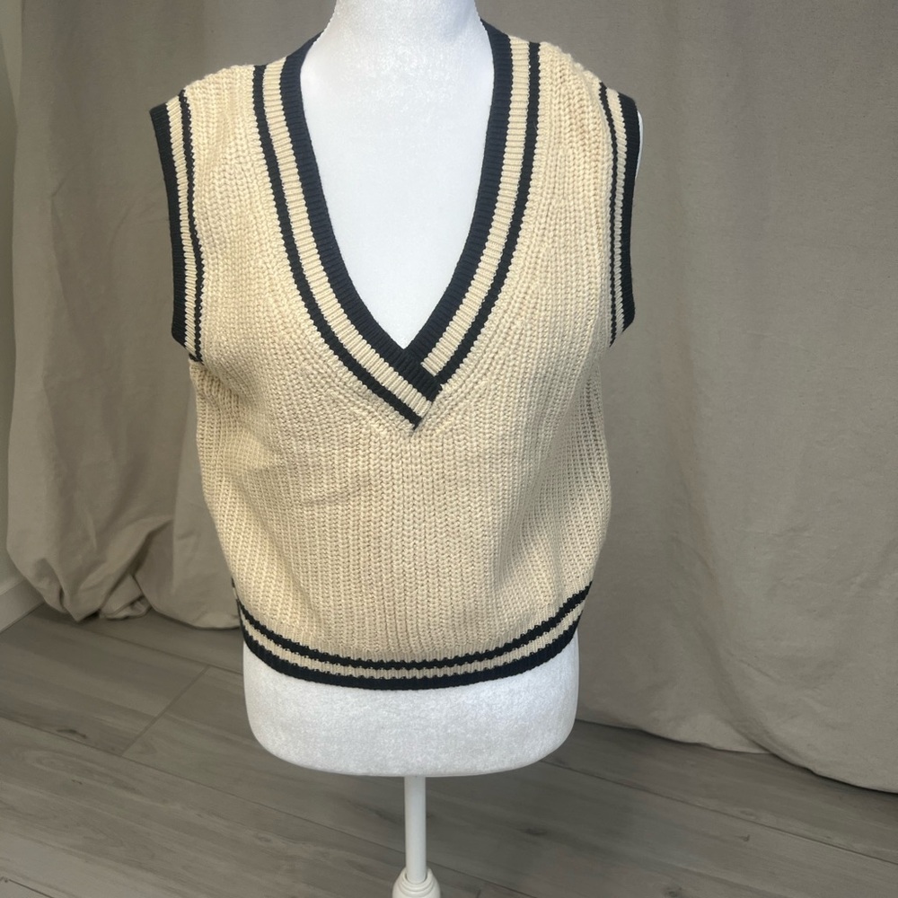 Divided Preppy Sweater Vest Sz M Cream Navy Striped Dark Academia Collegiate Y2K